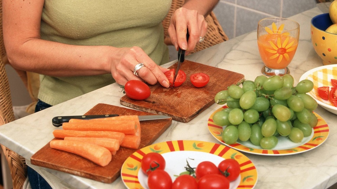 Scientists Studied 10,000 People and Found 6 Habits That Help With Weight Loss 