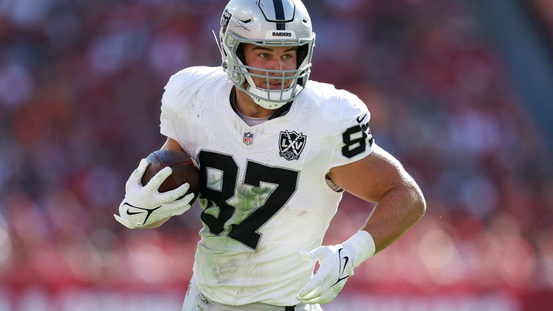 Michael Mayer Extension Highlights How Much Raiders and Klint Kubiak Love Tight Ends 