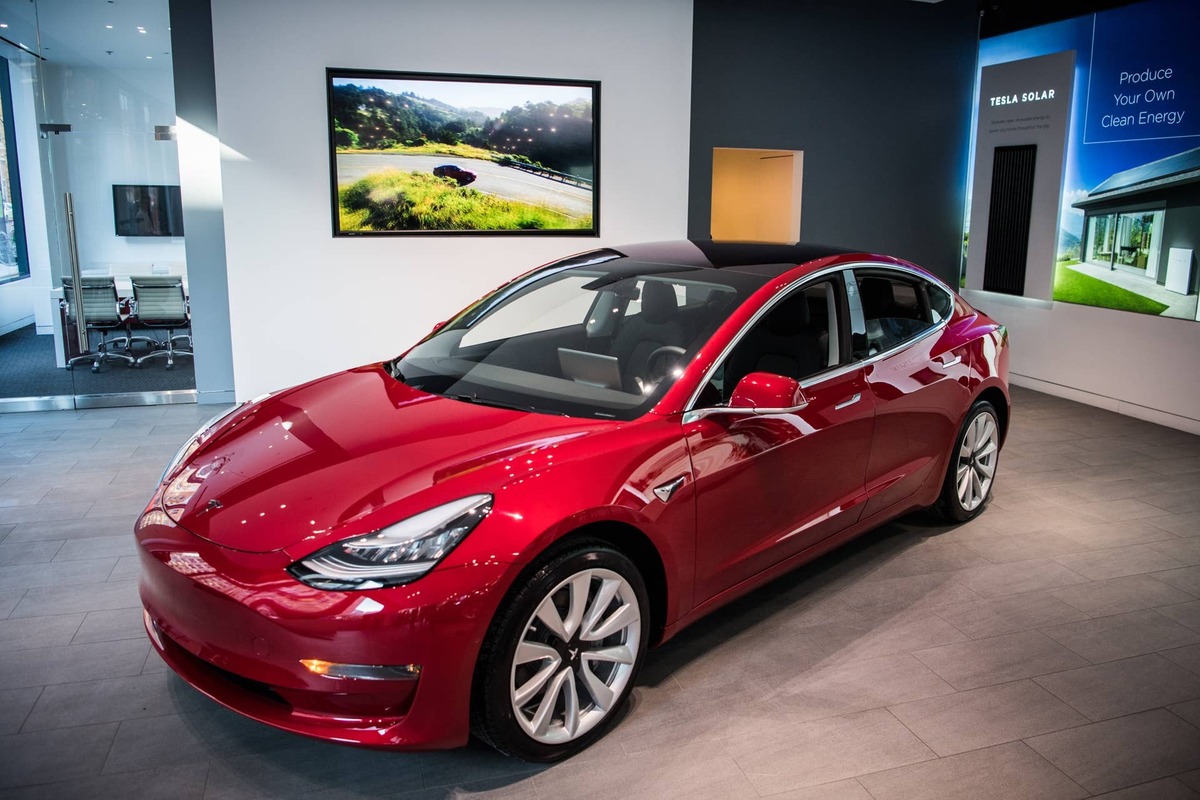  Tesla Model 3 Salwan Georges/Getty Images