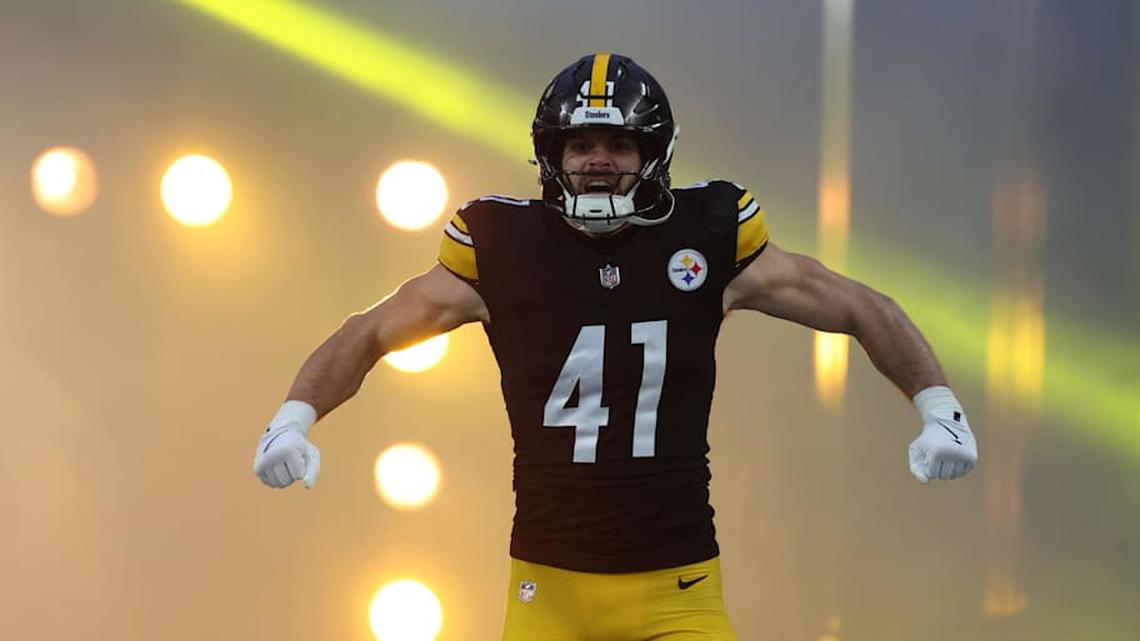  Nov 30, 2025; Pittsburgh, Pennsylvania, USA; Pittsburgh Steelers linebacker Payton Wilson (41) takes the field against the Buffalo Bills at Acrisure Stadium. Mandatory Credit: Charles LeClaire-Imagn Images | Charles LeClaire-Imagn Images 