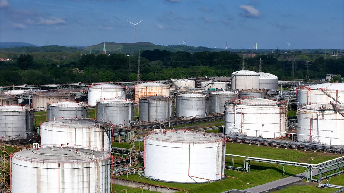 IEA to speed up oil stocks release including over 20 million barrels of diesel 
