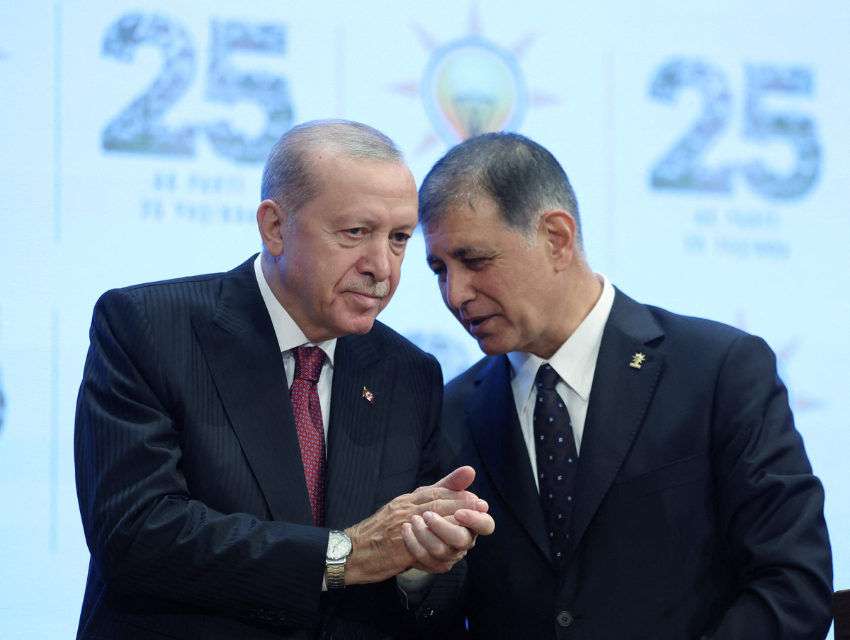 Mayor of Turkey's secular stronghold Izmir joins Erdogan's party ...
