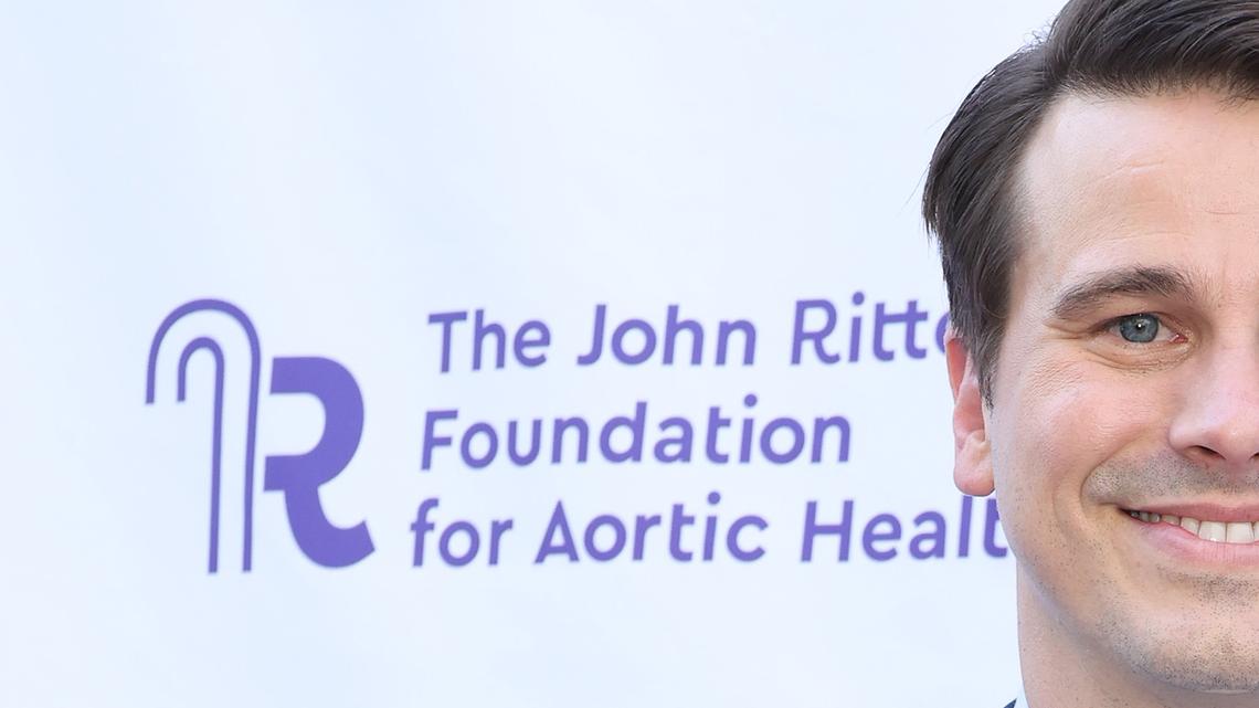 Jason Ritter Details 'Forever' Bond With Late Dad's '8 Simple Rules' Costars 