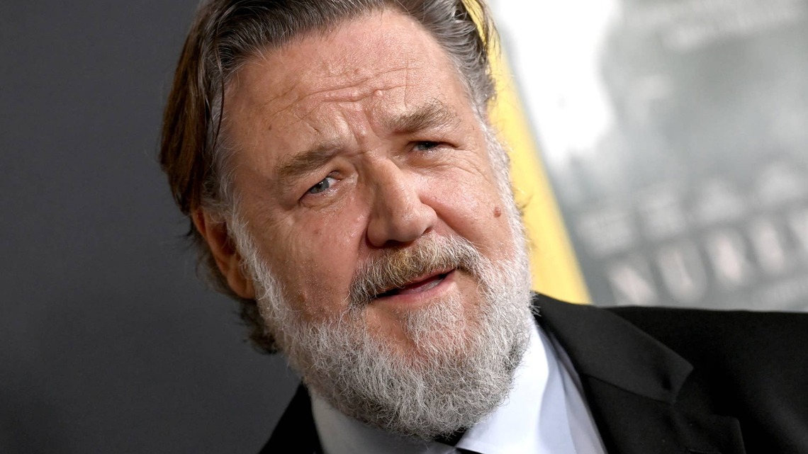 Russell Crowe's New Gym Flexing Photos Have Fans Doing a Double Take After His Dramatic Weight Loss 