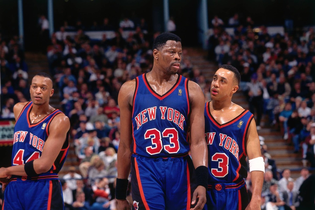  SACRAMENTO, CA - FEBRUARY 20: Patrick Ewing #33 and John Starks #3 of the New York Knicks talk against the Sacramento Kings on February 20, 1997 at Arco Arena in Sacramento, California. NOTE TO USER: User expressly acknowledges and agrees that, by downloading and or using this photograph, User is consenting to the terms and conditions of the Getty Images License Agreement. Mandatory Copyright Notice: Copyright 1997 NBAE (Photo by Rocky Widner/NBAE via Getty Images) 