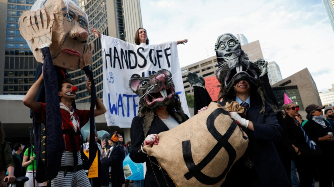Hundreds march in Toronto against Carney's investment summit