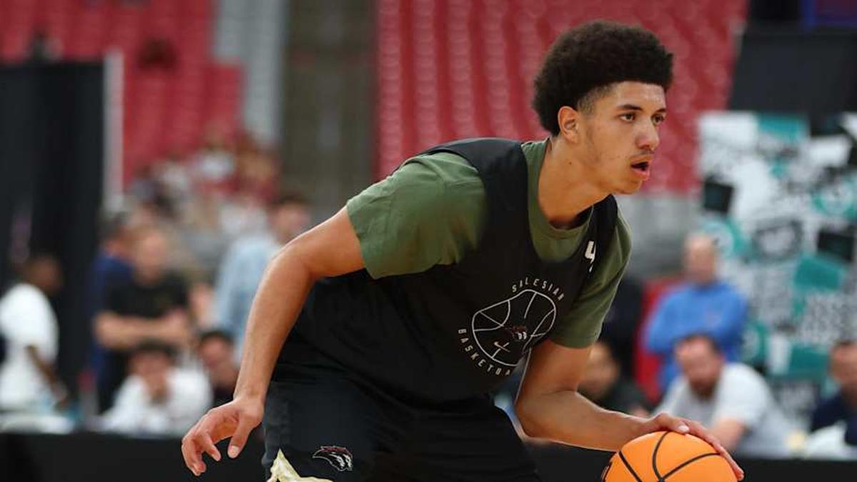  Jun 24, 2023; Glendale, AZ, USA; Salesian player Aaron Claytor (40) during the Section 7 high school boys tournament at State Farm Stadium. Mandatory Credit: Mark J. Rebilas-Imagn Images | Mark J. Rebilas-Imagn Images 