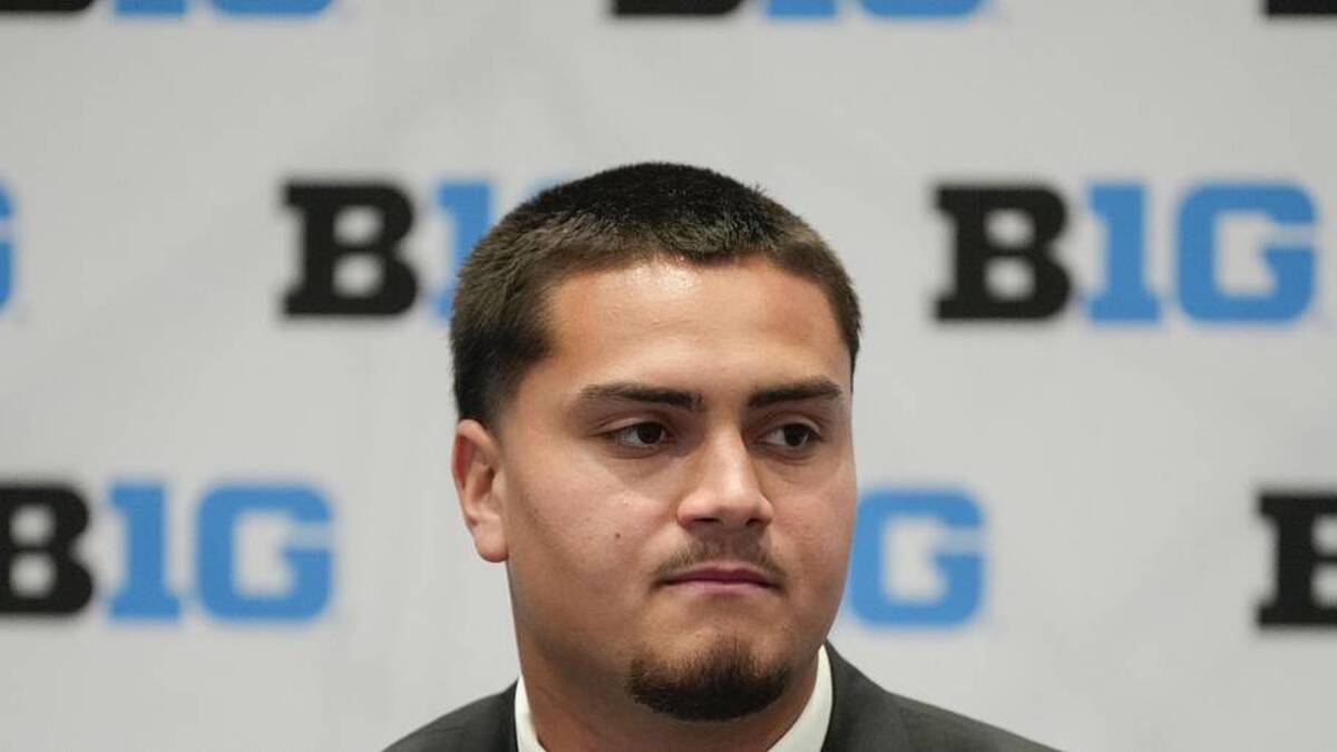  Jul 24, 2025; Las Vegas, NV, USA; USC offensive lineman Elijah Paige speaks to the media during the Big Ten NCAA college football media days at Mandalay Bay Resort. Mandatory Credit: Lucas Peltier-Imagn Images | Lucas Peltier-Imagn Images 