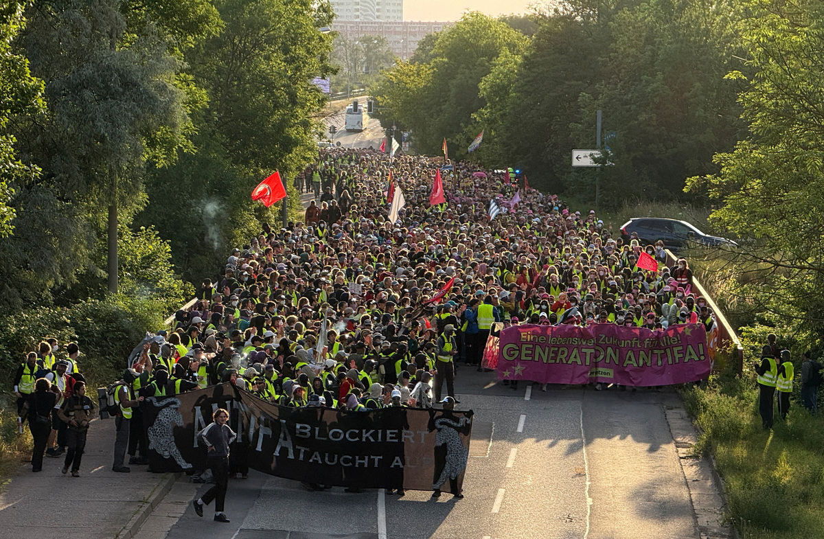 Activists protest against a two-day party convention of Germany's far-right Alternative for Germany (AfD) party, in Erfurt, Germany, July 4, 2026. REUTERS/Timm Reichert
