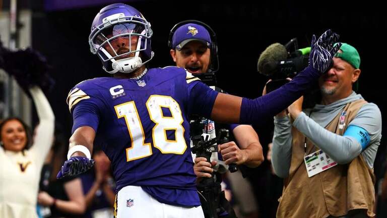 Unbeaten Vikings focused on winless Dolphins, not records 