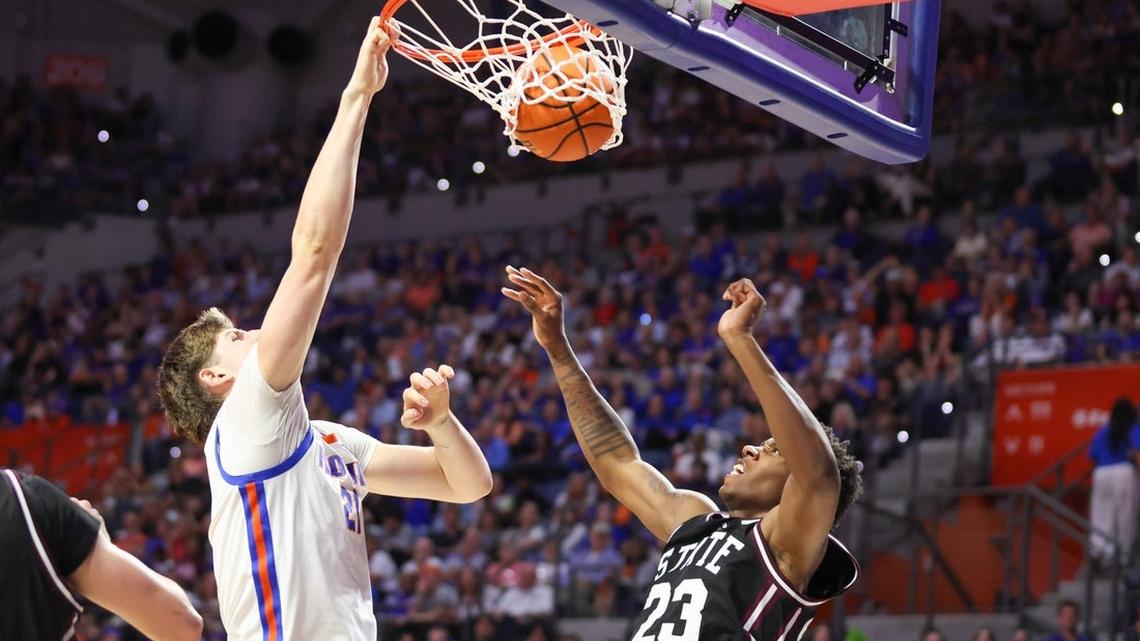 Top 25 roundup: No. 5 Florida blitzes Mississippi State, seals SEC title 