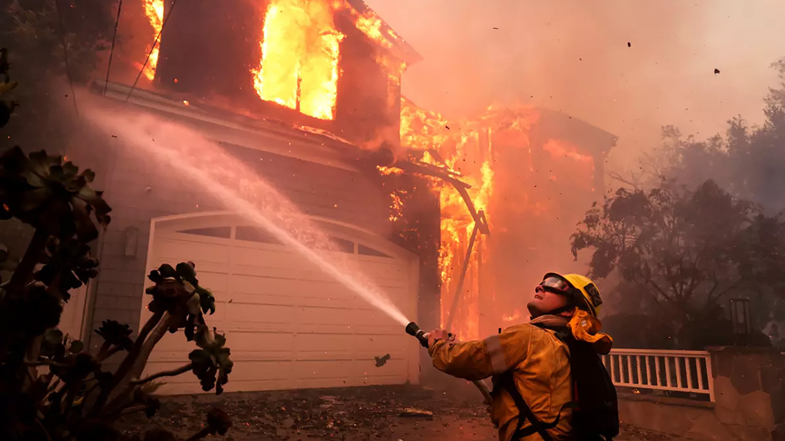 George Skelton: Wildfire bill flameout sad for California 