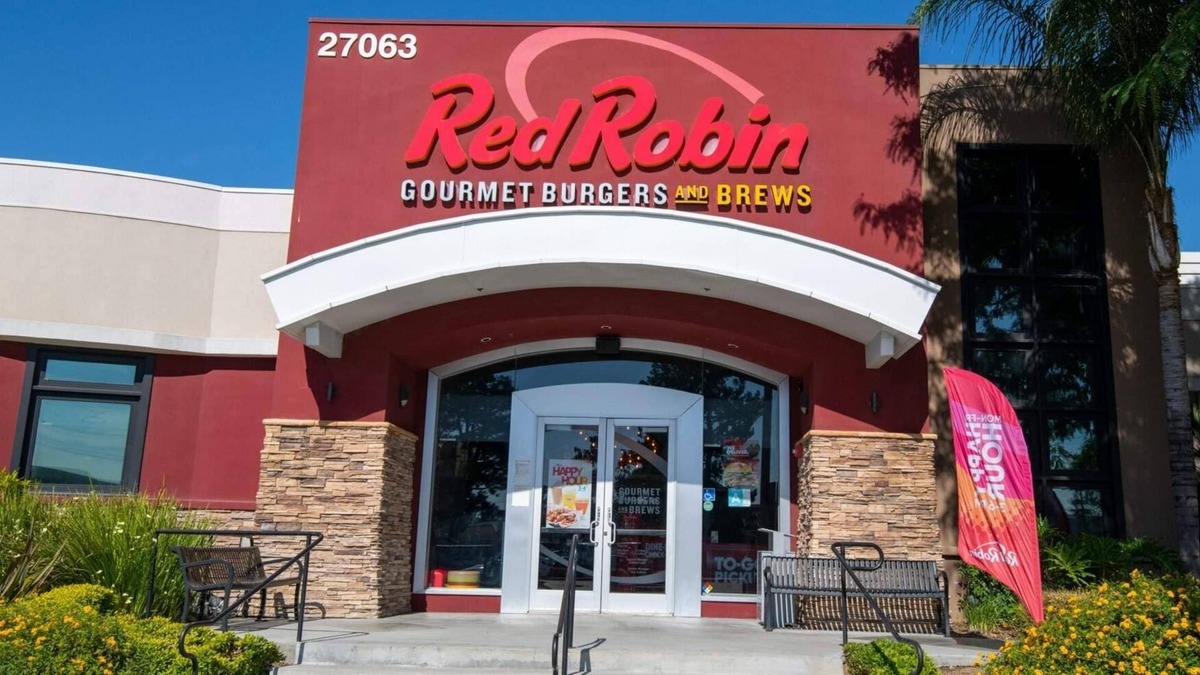  Red Robin is closing and selling dozens of restaurant locations. Shutterstock