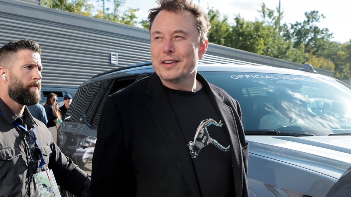Veteran analyst issues warning about how SpaceX could affect Tesla stock 