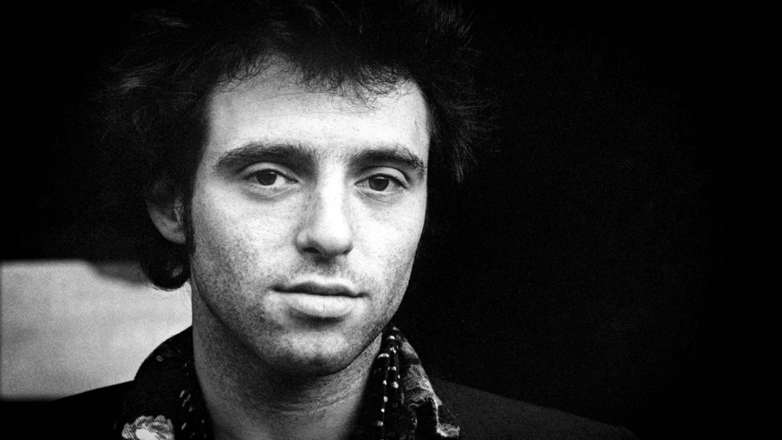 1971 Iconic Ballad, Covered by Rod Stewart, Is Still a Powerful Hit 55 Years Later 