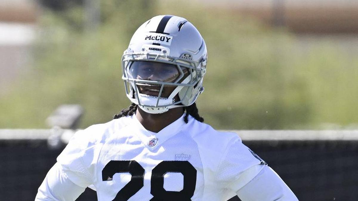  May 20, 2026; Henderson, NV, USA; Las Vegas Raiders cornerback Jermod McCoy (28) practices during organized team activities at Intermountain Health Performance Center. Mandatory Credit: Candice Ward-Imagn Images | Candice Ward-Imagn Images 
