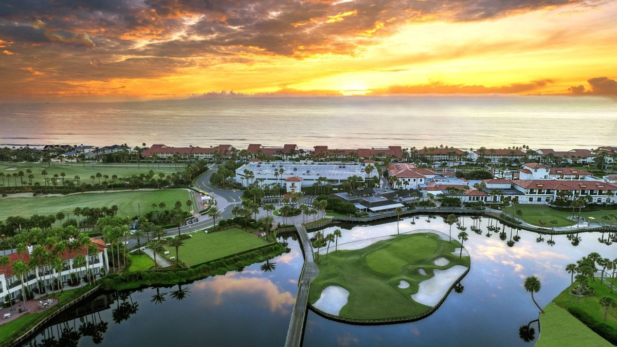You don't have to be a golfer to enjoy a stay at this AAA 5 Diamond rated resort, Ponte Vedra Inn & Club.
