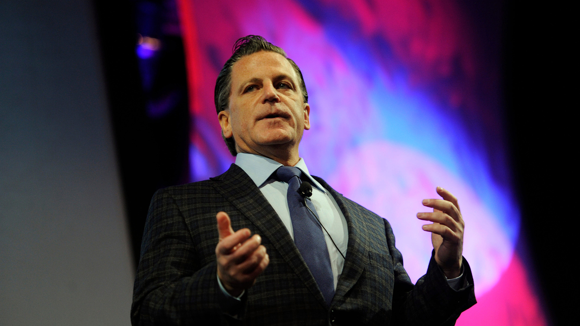 Dan Gilbert pledges $1 billion for RenCen revamp, nonprofit to own complex 