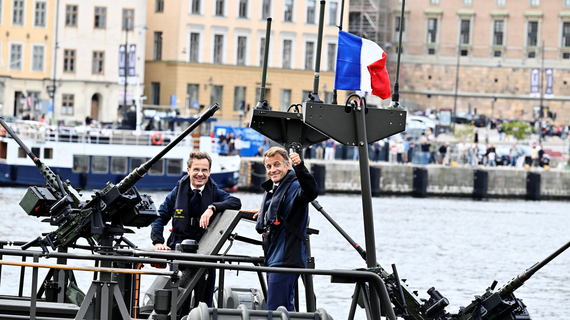 Sweden signs French warship order to boost its defence