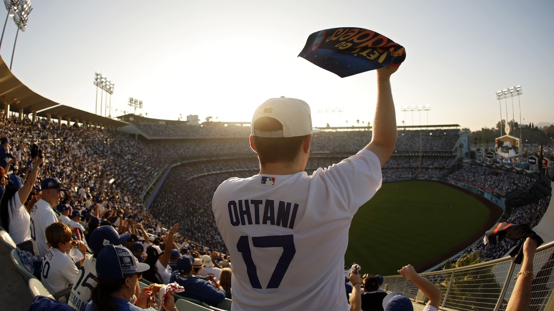 How a Solo Game Day Can Help You Meet Fellow Fans More Easily 