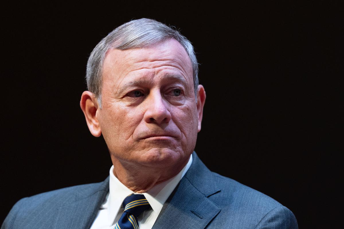  Supreme Court Justice John Roberts speaks at Georgetown Law School on May 12, 2025. 
