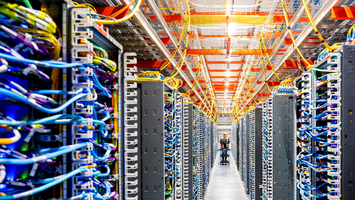 Explainer-Why AI data centers are powering a boom in fuel-cell demand