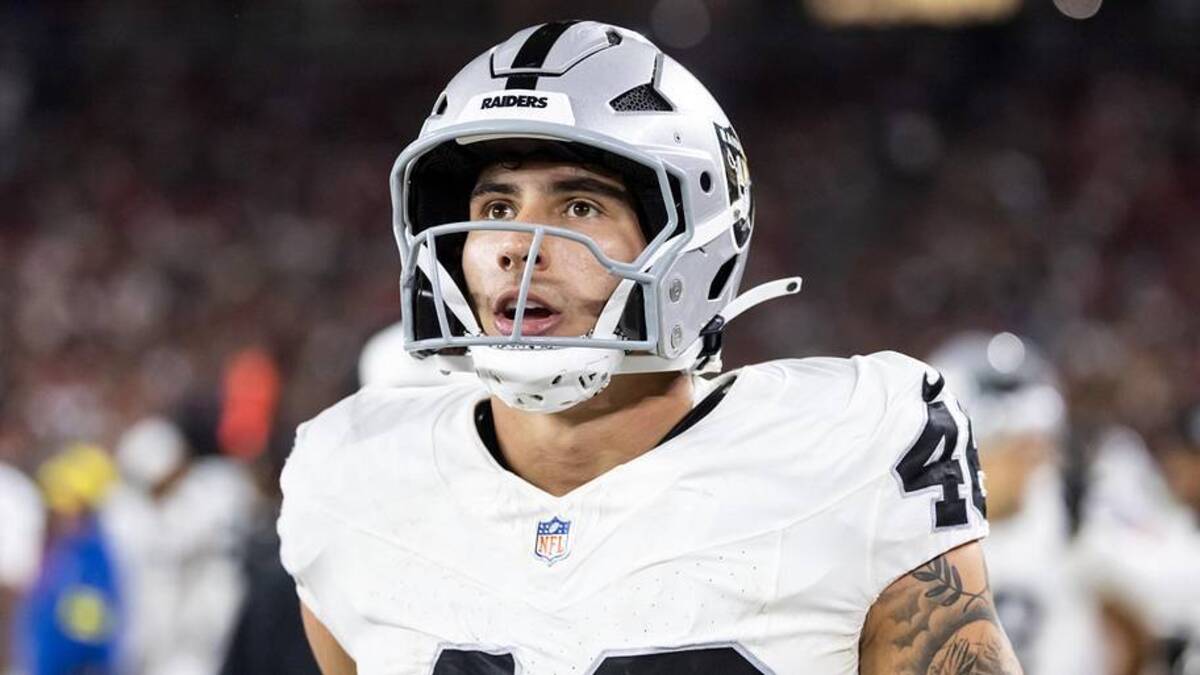  Aug 23, 2025; Glendale, Arizona, USA; Las Vegas Raiders tight end Carter Runyon (46) against the Arizona Cardinals during a preseason NFL game at State Farm Stadium. Mandatory Credit: Mark J. Rebilas-Imagn Images | Mark J. Rebilas-Imagn Images 