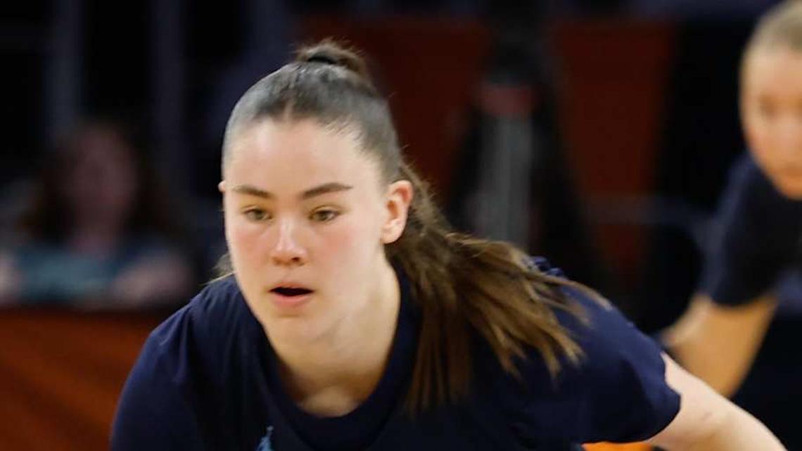  Mar 26, 2026; Fort Worth, TX, USA; North Carolina Tar Heels guard Elina Aarnisalo (17) during a practice session ahead of the Fort Worth Regional of the women's 2026 NCAA Tournament at Dickies Arena. Mandatory Credit: Chris Jones-Imagn Images | Chris Jones-Imagn Images 