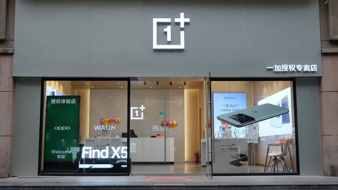 Struggling Android phone maker prepares to pull out of US