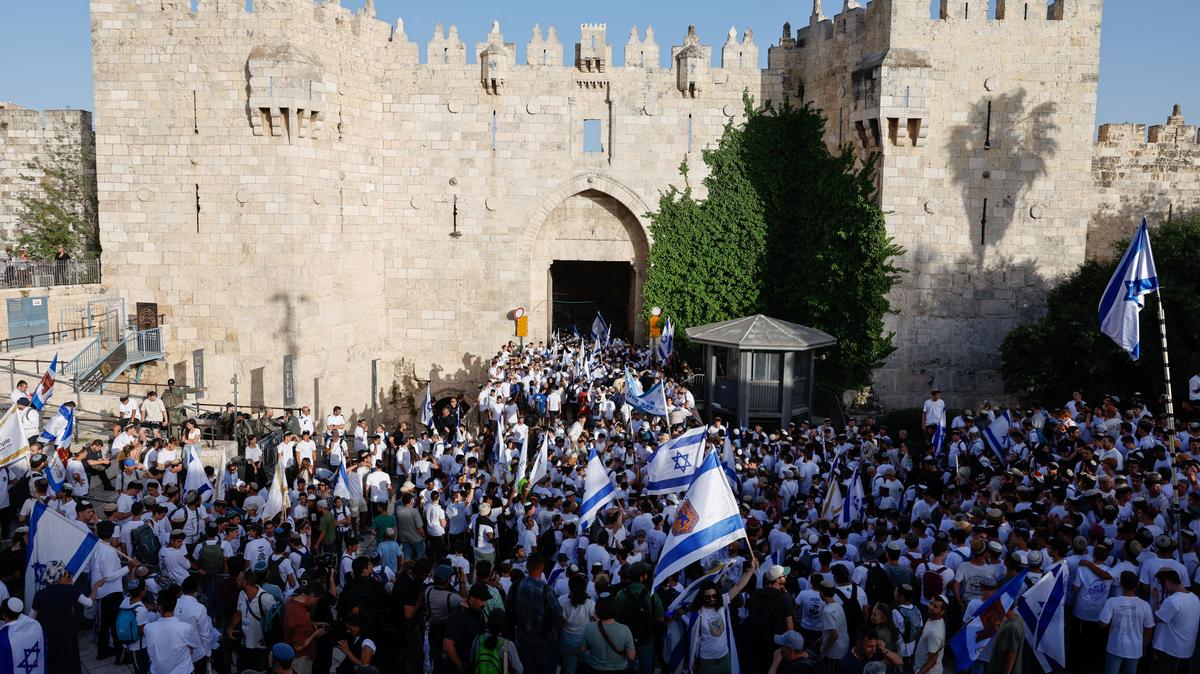 Israelis participate in the annual Jerusalem Day march in Jerusalem, May 14, 2026. REUTERS/Amir Cohen