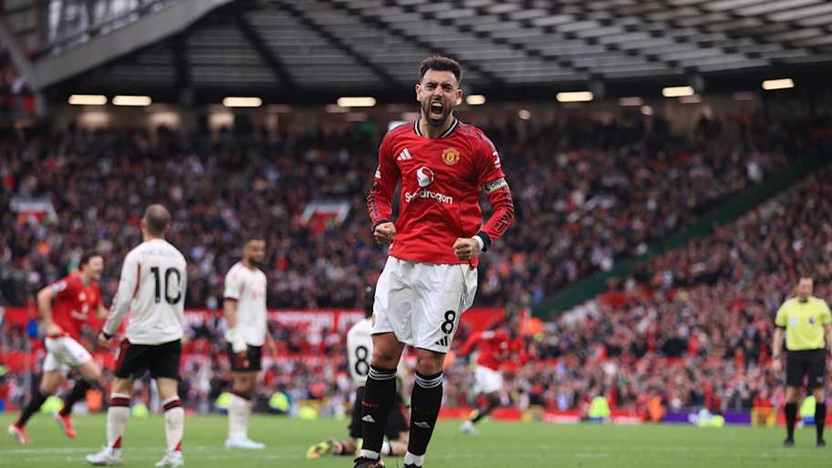  Fernandes's future could be taken out of his hands. | Simon Stacpoole/Offside/Getty Images 