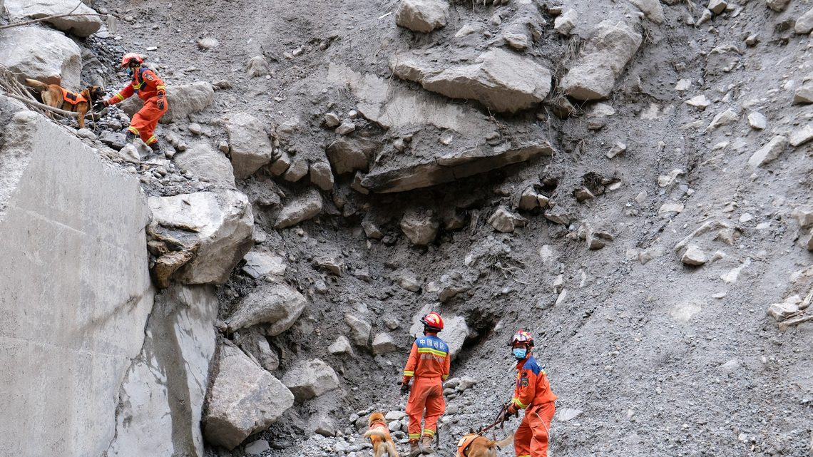Chinese rescue work in Tibet flood disaster zone still trudging along days later 