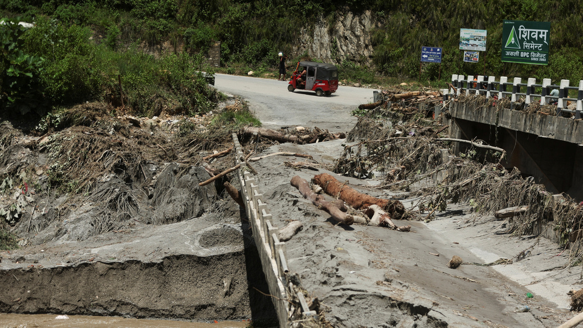 Families seek news of pilgrims missing in deadly Nepal-Tibet floods 