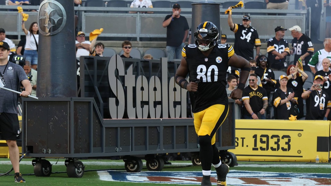Watch Steelers' Darnell Washington Dribble a Falcons Defensive Back Like a Basketball 