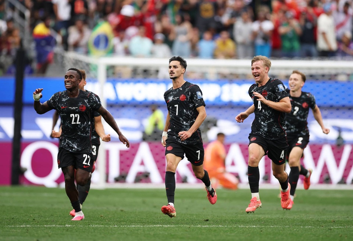  Stephen Eustaquio #7 of Canada celebrates scoring his team's first goal with team mates during the FIFA World Cup 2026 Round Of 32 match between South Africa and Canada at Los Angeles Stadium on June 28, 2026 in Inglewood, California. (Photo by Jared C. Tilton - FIFA/FIFA via Getty Images) Photo by Jared C. Tilton - FIFA/FIFA via Getty Images