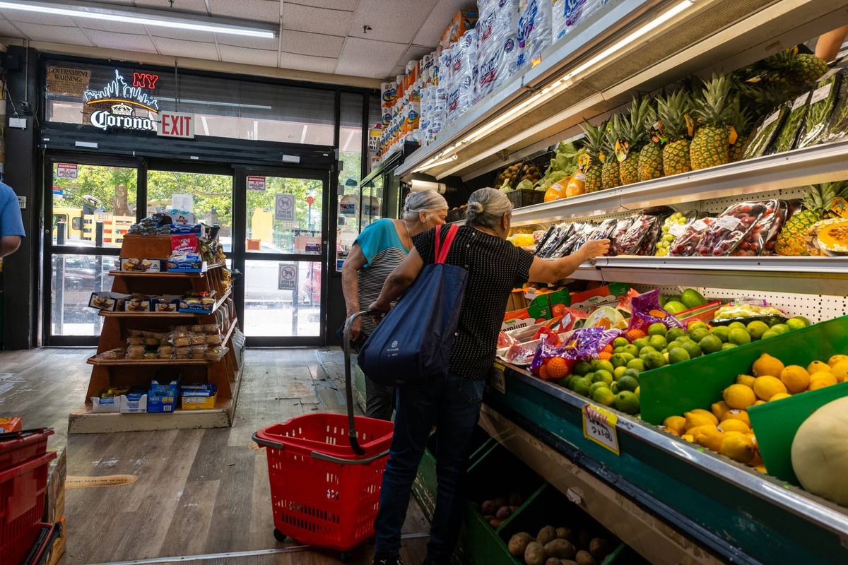  Despite the inflation backdrop, the actual spending numbers have stayed strong. Spencer/Getty Images