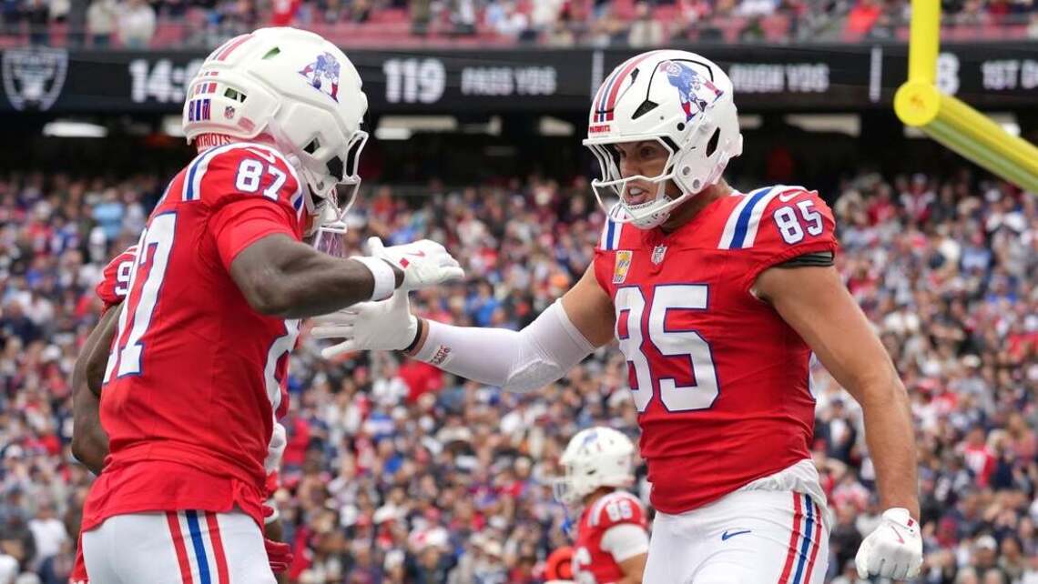 Drake Maye (5 total TDs) leads attack as Patriots rout Raiders 
