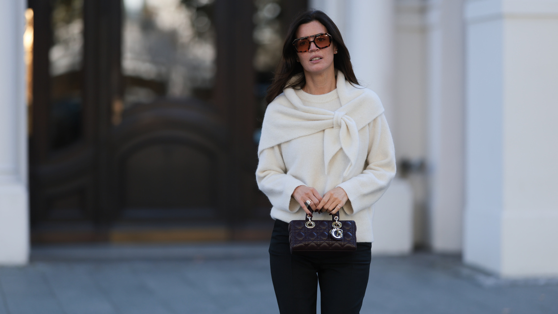 13 Loose Turtleneck Sweaters That Scream 'Upstate New York Rich Mom' 