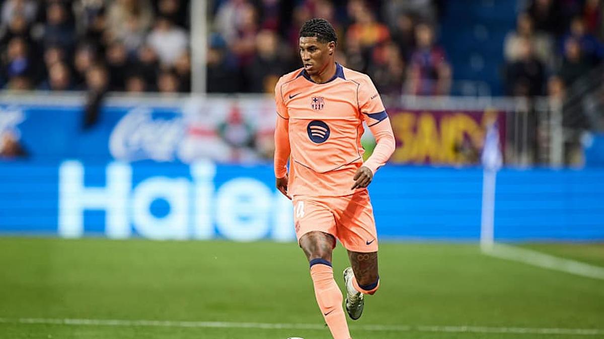  Barcelona are weighing up spending more on someone younger with a lower salary. | Ricardo Larreina/Europa Press/Getty Images 