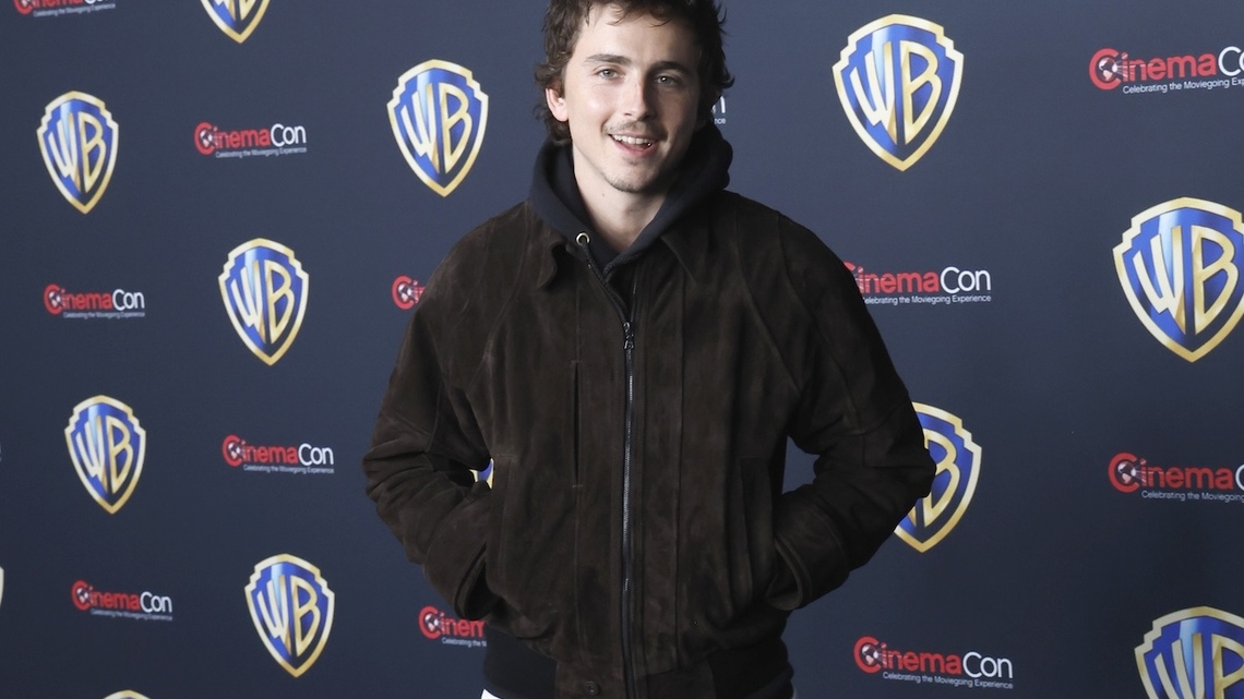 Timothee Chalamet Gets 'Starstruck' Meeting Dallas Cowboys Cheerleaders 