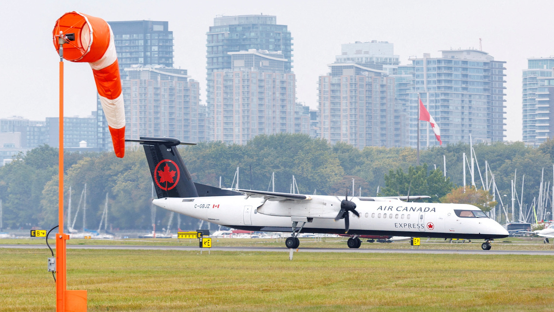 Air Canada expects record September, October revenue as premium passengers avoid summer heat 