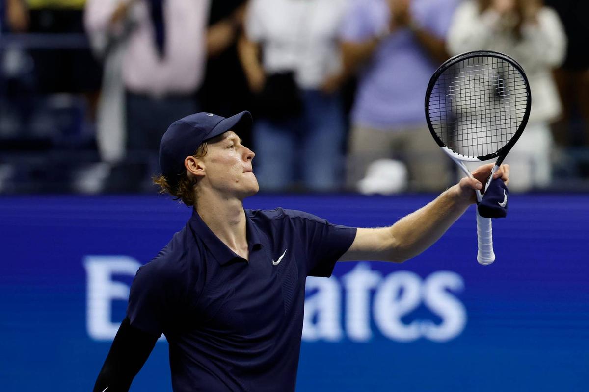  Sep 5, 2025; Flushing, NY, USA; Jannik Sinner (ITA) celebrates after his match against Felix Auger-Aliassime (CAN) (not pictured) in a men's singles semifinal on day thirteen of the 2025 US Open tennis championships at USTA Billie Jean King National Tennis Center. Mandatory Credit: Geoff Burke-Imagn Images 