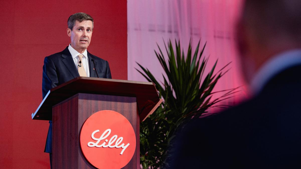 Lilly Chair and CEO Dave Ricks speaks during a press conference for Eli Lilly and Company in Houston, Texas, U.S., September 23, 2025.   REUTERS/Antranik Tavitian