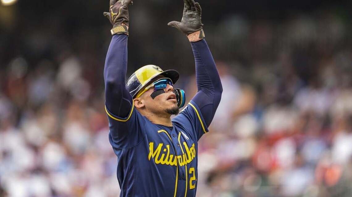 MLB roundup: Brewers score 8 runs in 2nd to power past Braves 