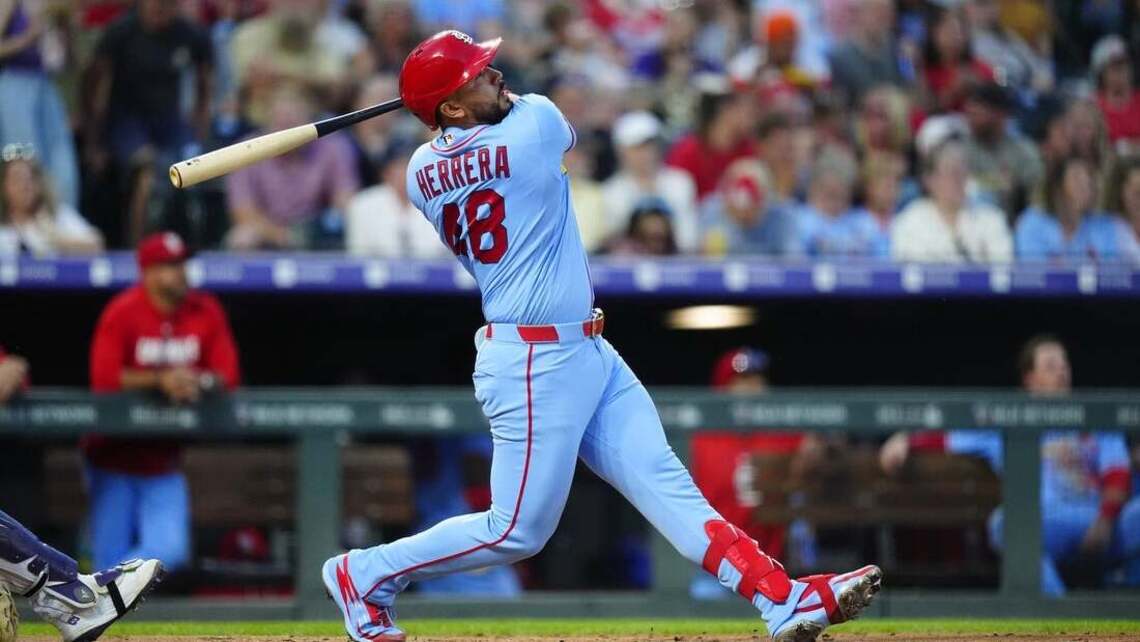 Cardinals hope to boost playoff hopes against struggling Giants 