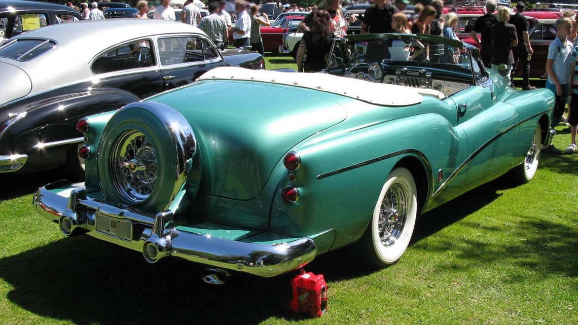 This is How Lincoln Turned a Spare Tire into a Car Design Fad