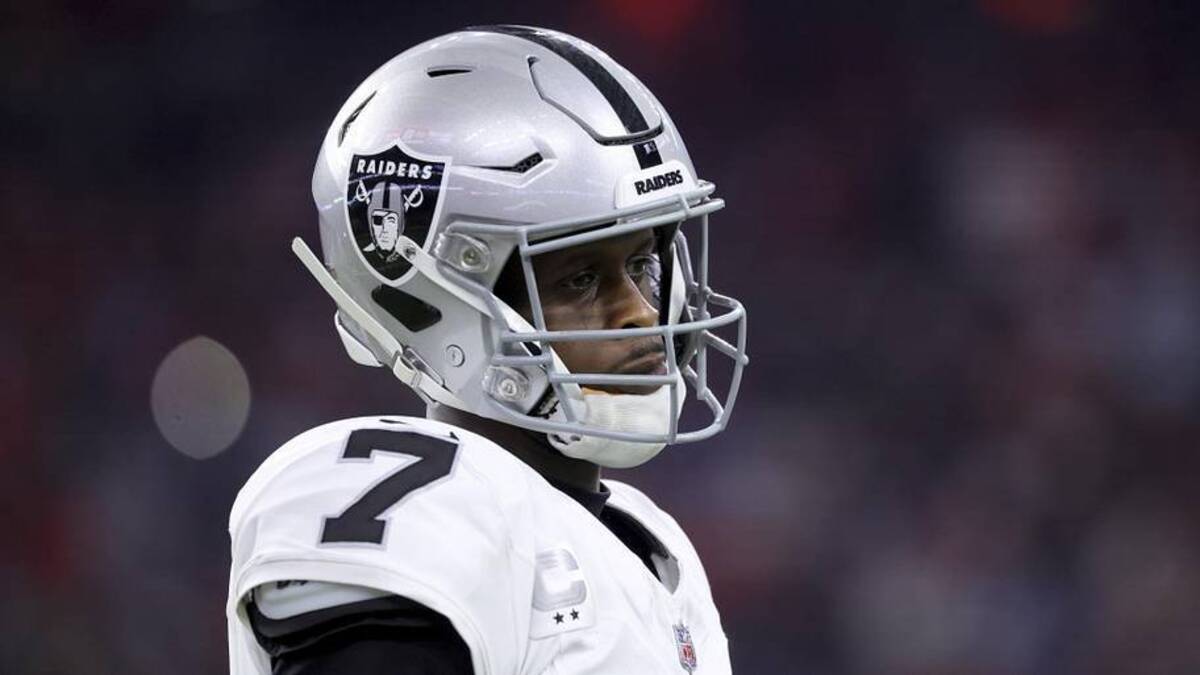 Dec 21, 2025; Houston, Texas, USA; Las Vegas Raiders quarterback Geno Smith (7) looks towards the sideline during the game against the Houston Texans at NRG Stadium. Mandatory Credit: Troy Taormina-Imagn Images | Troy Taormina-Imagn Images 