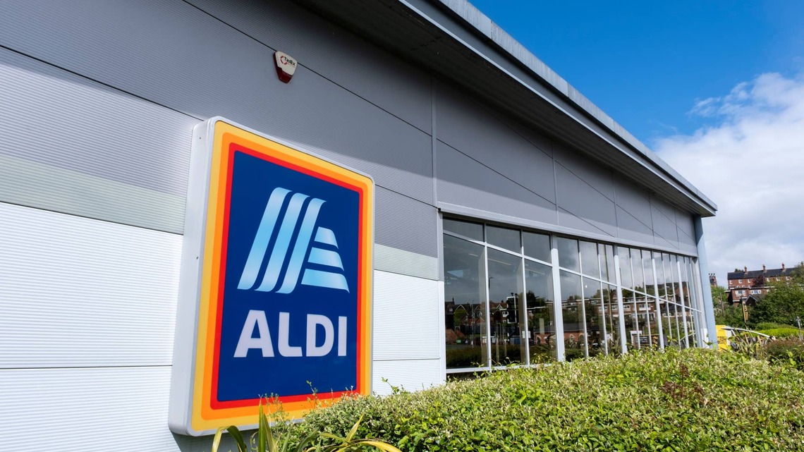 Aldi's $9 Luxe Candle Will Make Your Home Smell Like a Rich Summer House 