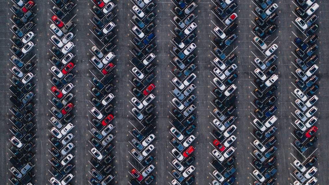 New Car Buyers Should Wait Until December, Expert Says 