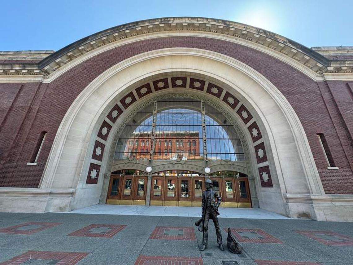  Public Art in Tacoma's Museum District. Photo credit: Peggy Cleveland 